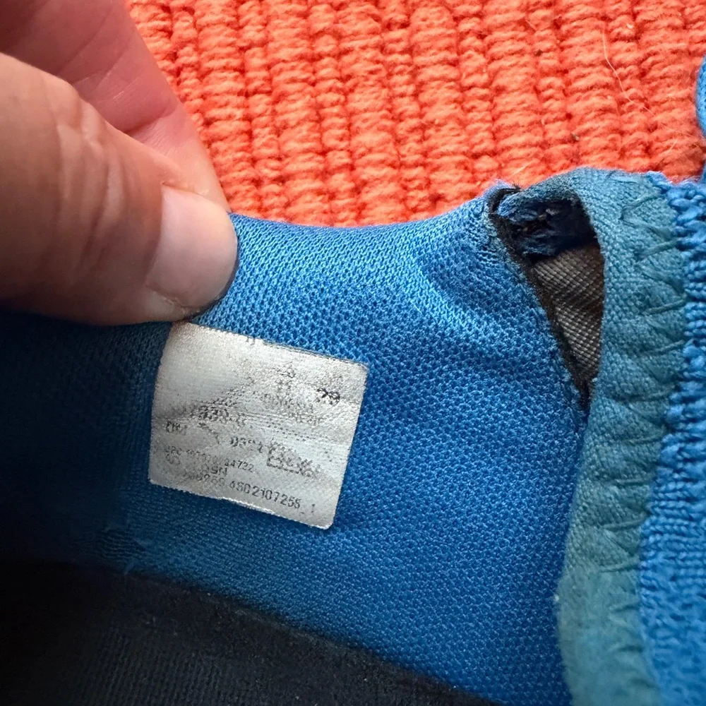 Men’s puma size 11 firm ground soccer cleats. Lots of wear left good condition. - Picture 6 of 8